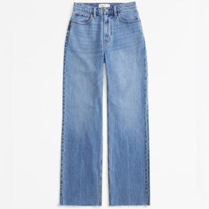 Abercrombie - Curve Love High Rise 90s Relaxed Jean